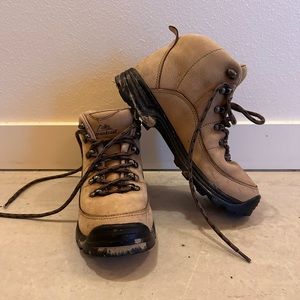 Vibram Montrail Hiking Boots 🥾